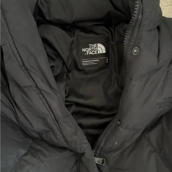 The North Face Women's Black Puffer Coat - Picture 2 of 2